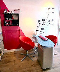 nail manicure stroud